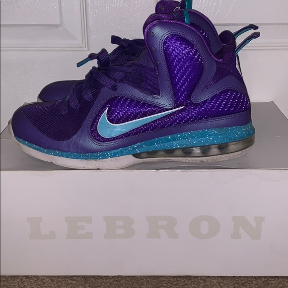 Nike, LeBron 9 Hornets - Picture 4 of 8